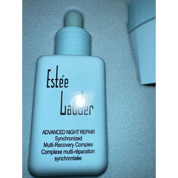 Estée Lauder 75th Anniversary Collection Limited-Edition Gift Set - Picture 4 of 8